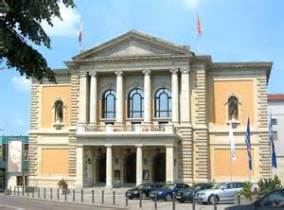 Halle Opera House